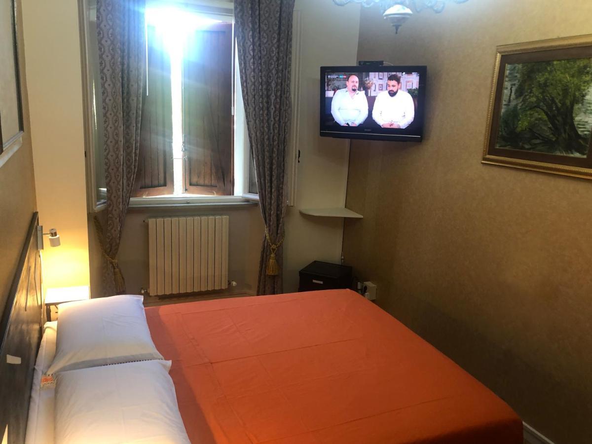 Bed and Breakfast La Finestra Sul Fiume Fossombrone Exterior foto