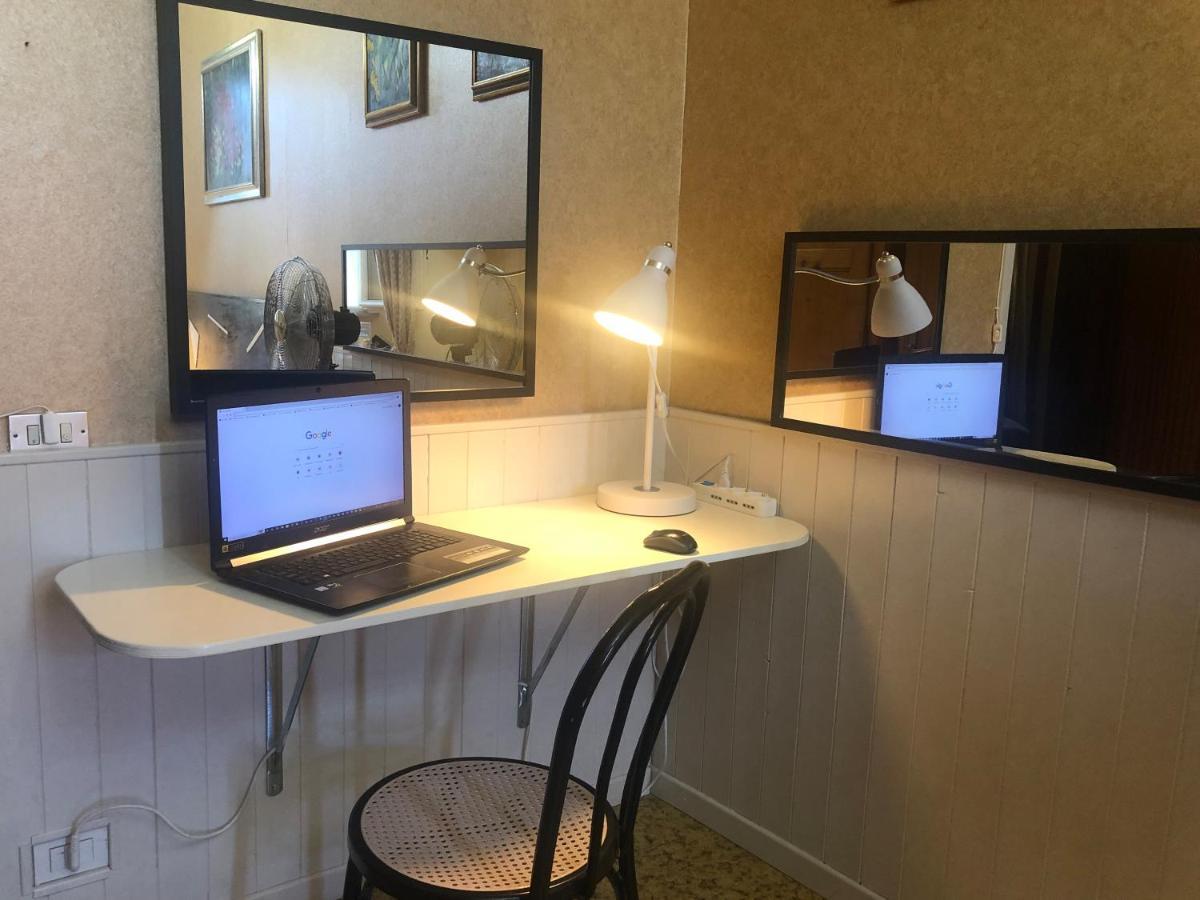 Bed and Breakfast La Finestra Sul Fiume Fossombrone Exterior foto