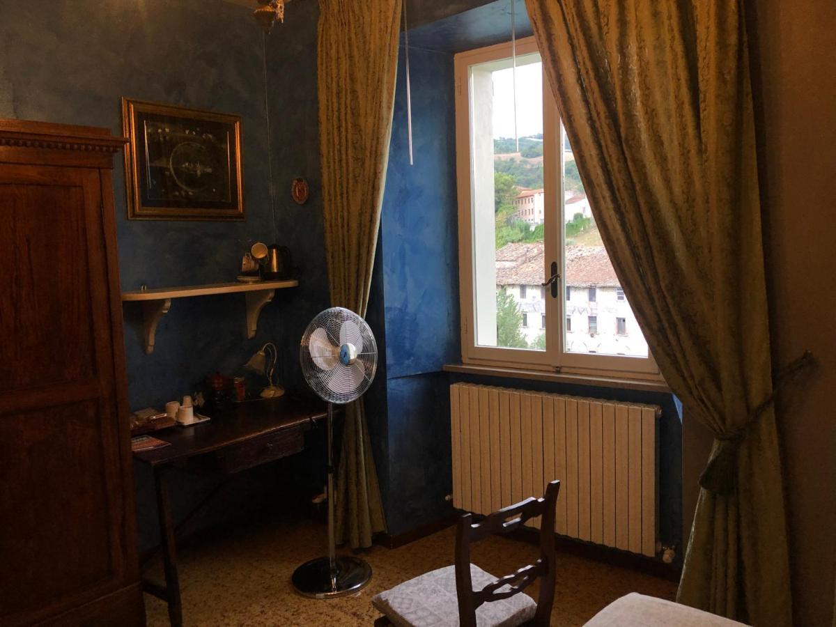 Bed and Breakfast La Finestra Sul Fiume Fossombrone Exterior foto
