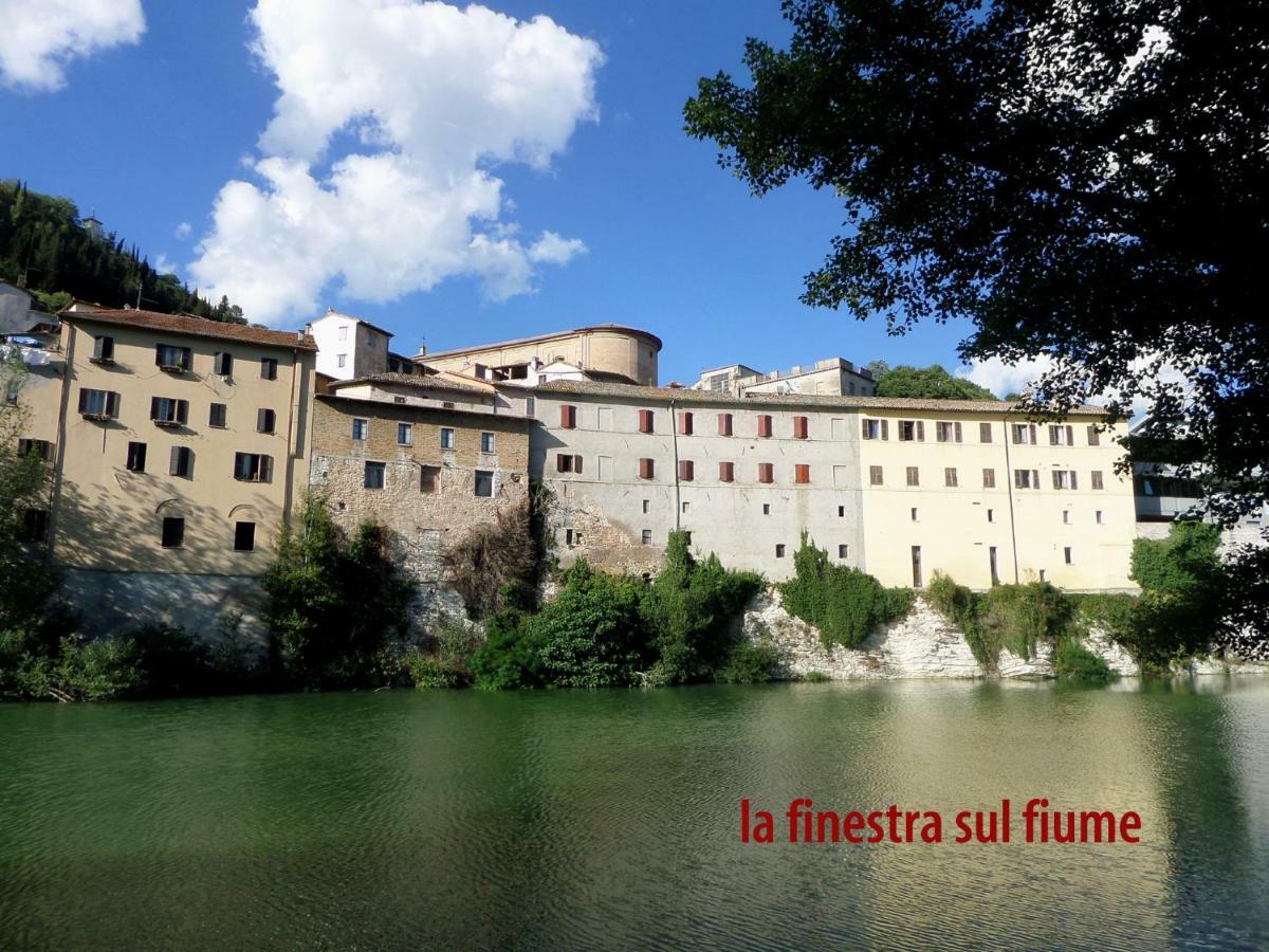 Bed and Breakfast La Finestra Sul Fiume Fossombrone Exterior foto