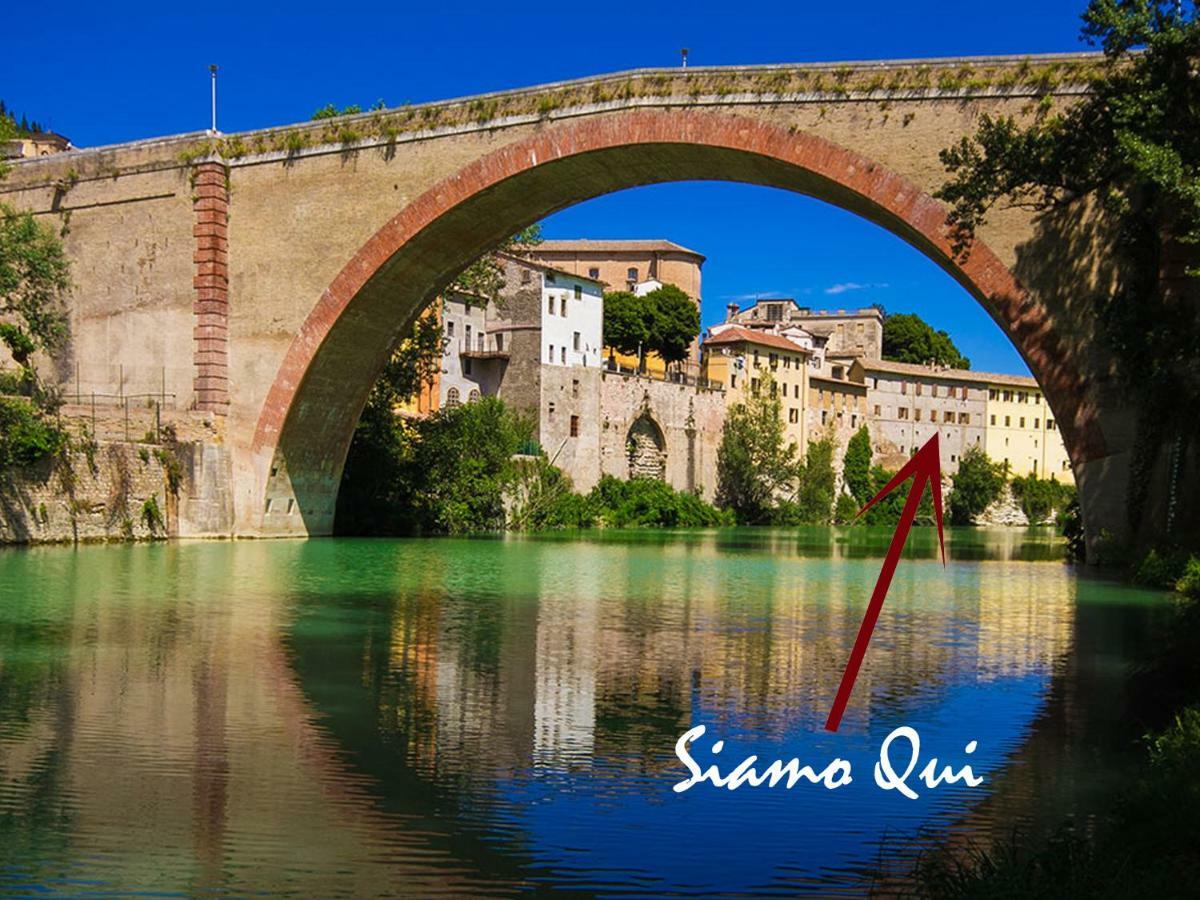 Bed and Breakfast La Finestra Sul Fiume Fossombrone Exterior foto